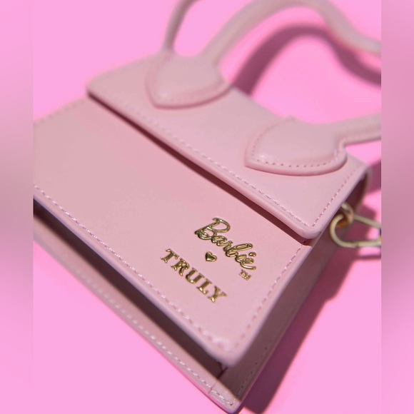 Exclusive TRULY Adorable Barbie Mini Purse with Gold Accents - Picture 5 of 7